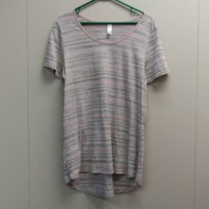 Lularoe Classic Tee.